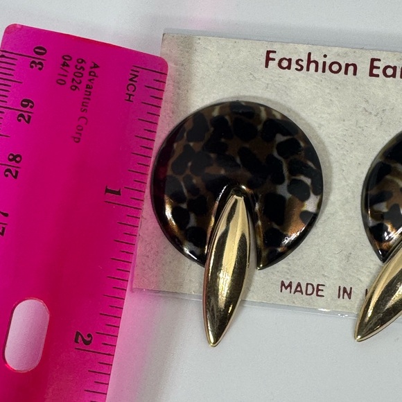 Bold Vintage Geometric Round Tortoiseshell Earrings – Made in U.S.A. - Picture 6 of 7